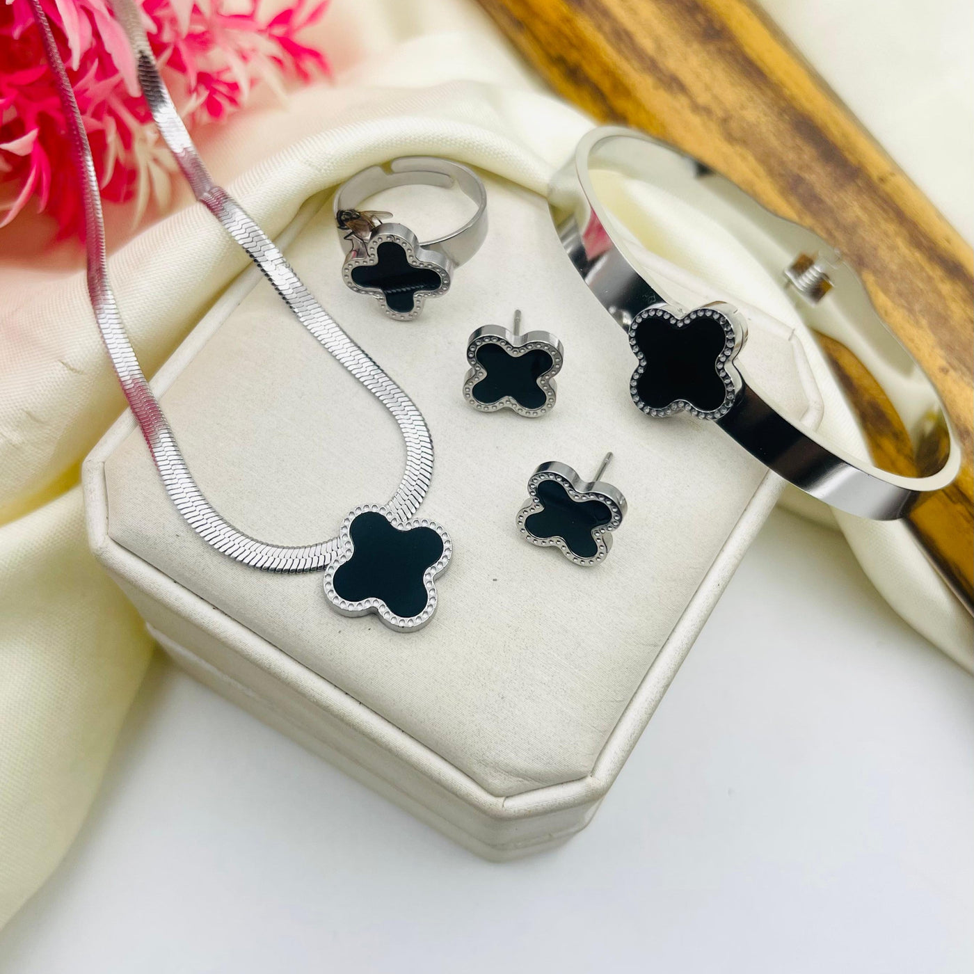 Four Leaf Clover locket combo set