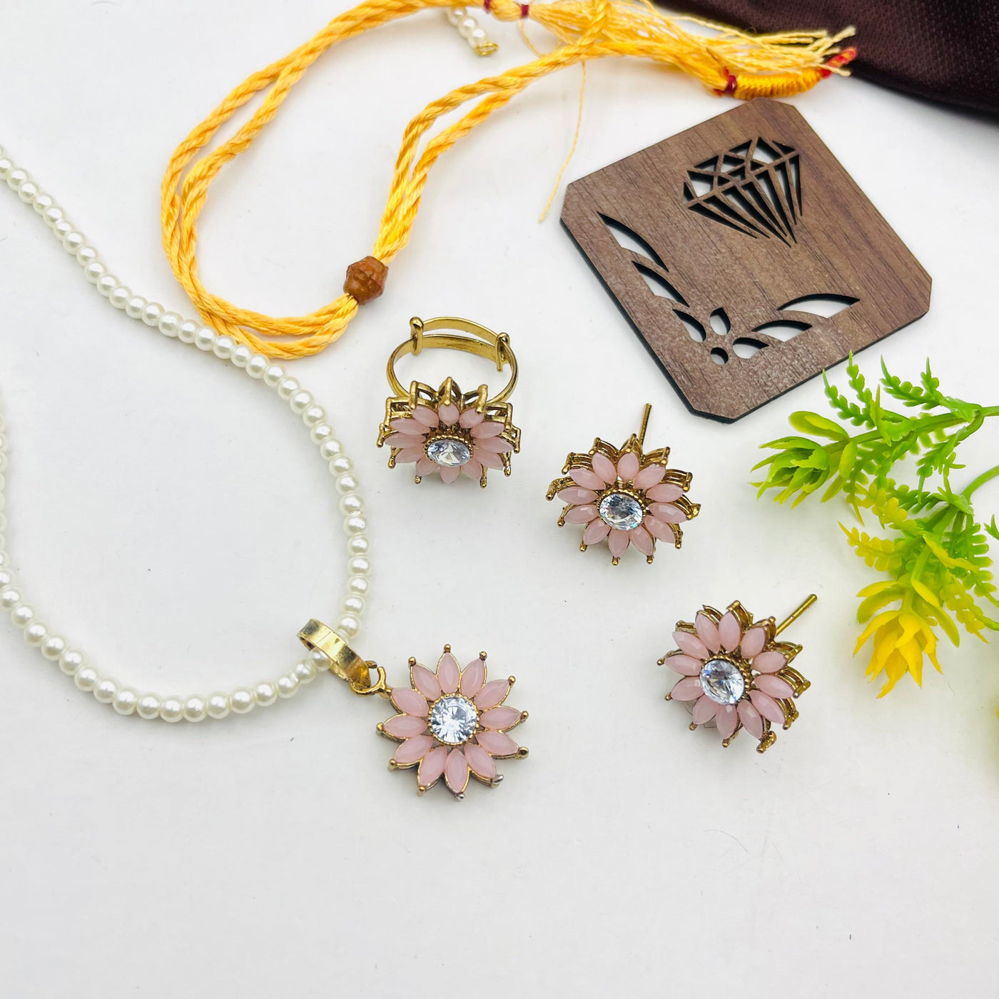 Flower style Egyption  Antique Polish Locket Combo Set