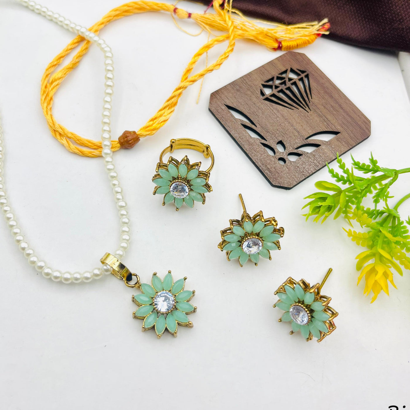 Flower style Egyption  Antique Polish Locket Combo Set