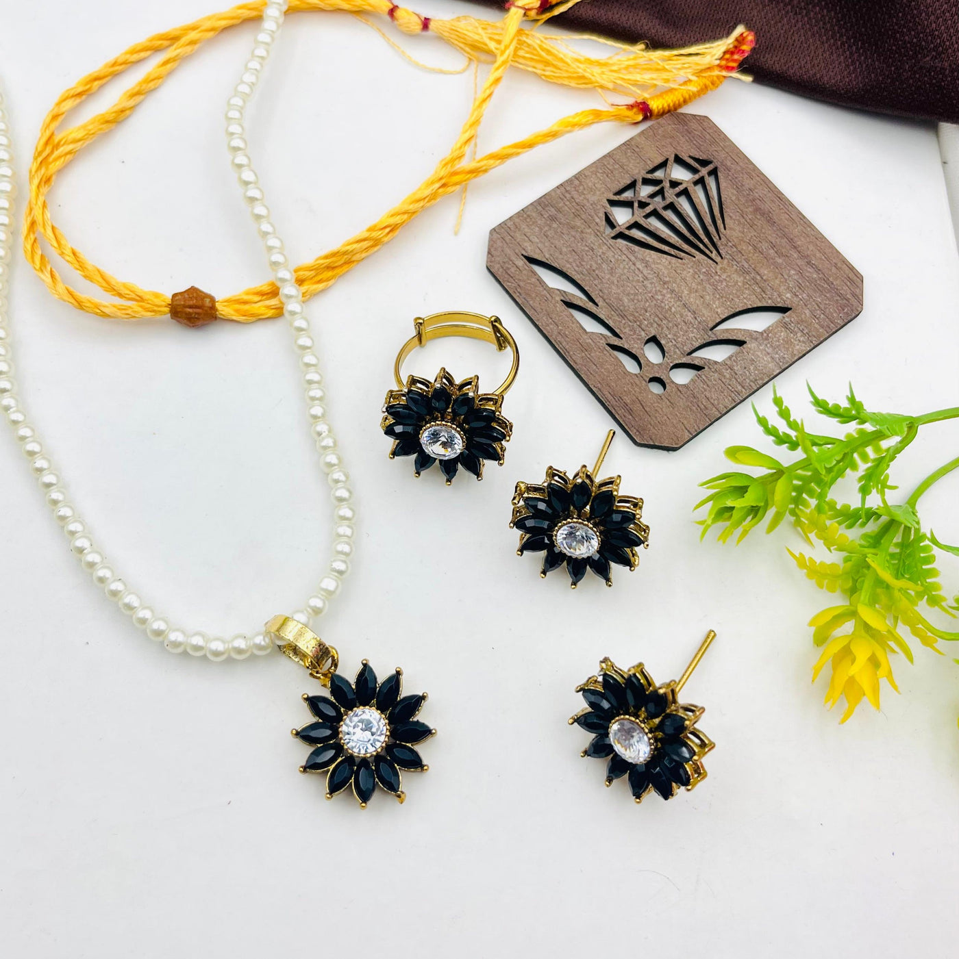 Flower style Egyption  Antique Polish Locket Combo Set