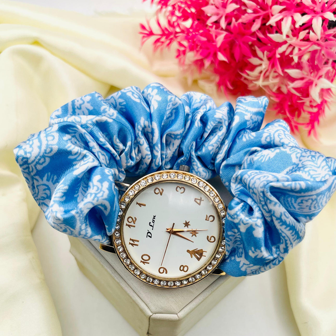 Delicate Design Scrunchies Watch